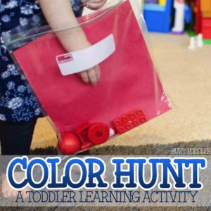 LEARNING COLORS: Teaching your toddler their colors? Check out this simple color identification activity. Quick and easy learning activity for toddlers.