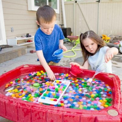 Pom Pom Water Table: An Outdoor Activity
